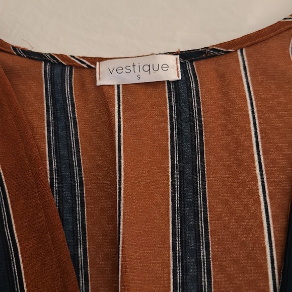 Vestique Romper - Picture 2 of 3